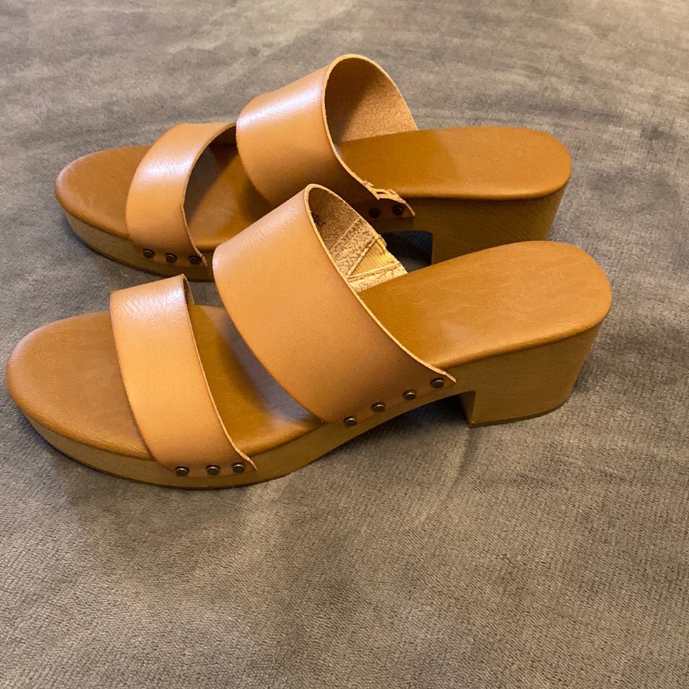Universal Thread Faux Wood Sandals